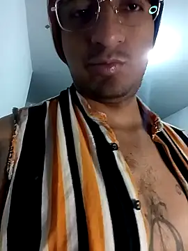 Snapshot of ale3J4a chatting on 03/16/25, 03:58 ale3J4a online show from 03/16/25, 03:58