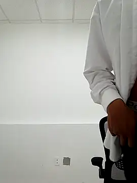 Snapshot of ale3J4a chatting on 03/02/25, 04:47 ale3J4a online show from 03/02/25, 04:47