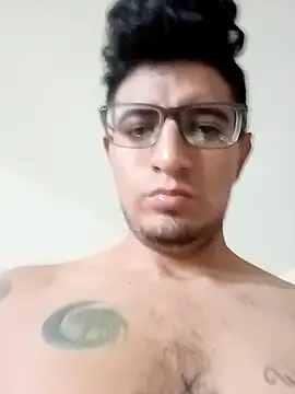 Snapshot of ale3J4a chatting on 10/30/25, 07:00 ale3J4a online show from 10/30/25, 07:00