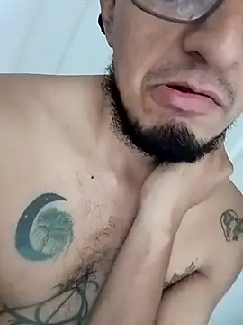 Snapshot of ale3J4a chatting on 10/20/25, 06:52 ale3J4a online show from 10/20/25, 06:52