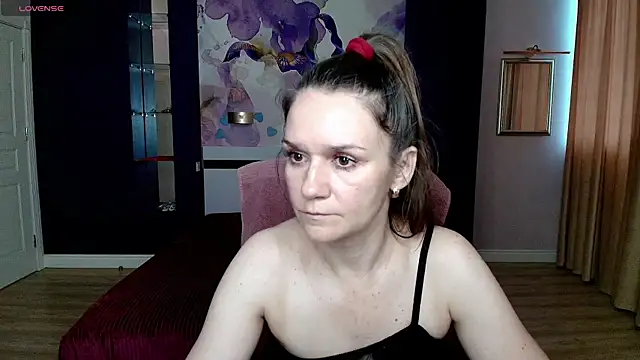 AriaGray online show from 11/16/25, 08:08