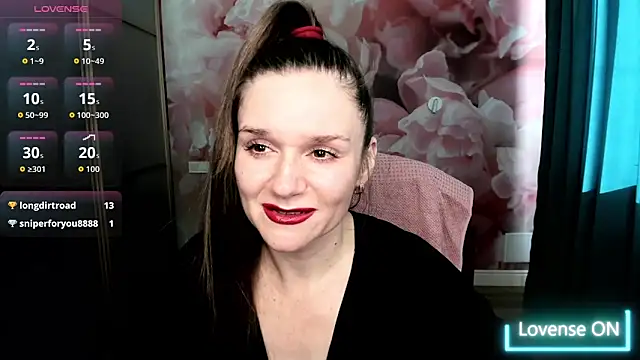 AriaGray online show from 11/02/25, 09:03