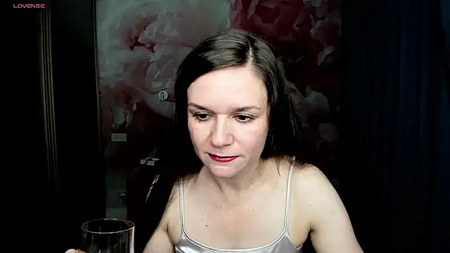 AriaGray online show from 11/22/25, 02:43