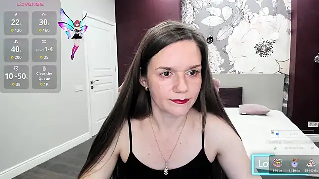 AriaGray online show from 11/28/25, 09:26