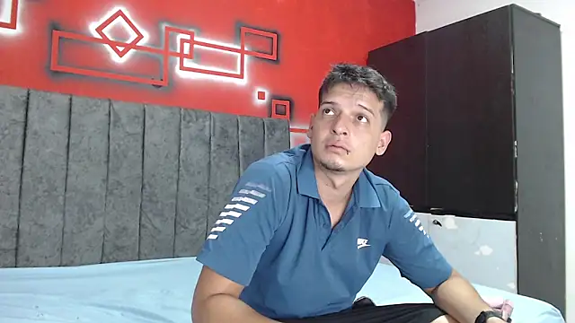 FerneyManti online show from 10/31/25, 01:41