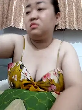 Snapshot of VyOanh2K chatting on 02/19/26, 05:43 VyOanh2K online show from 02/19/26, 05:43