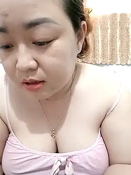 VyOanh2K online show from 10/10/25, 06:14