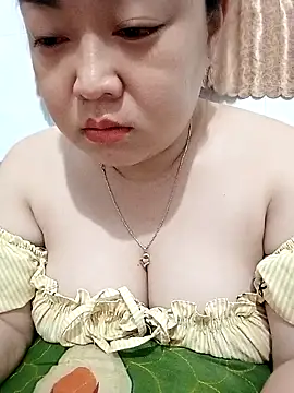 VyOanh2K online show from 10/20/25, 02:39