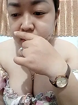 VyOanh2K online show from 10/03/25, 08:05