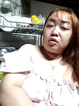 VyOanh2K online show from 10/28/25, 02:05