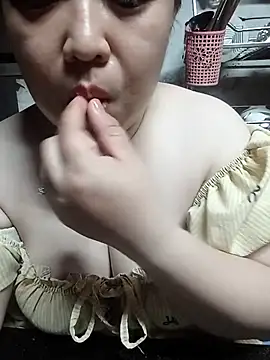 VyOanh2K online show from 05/13/26, 03:41