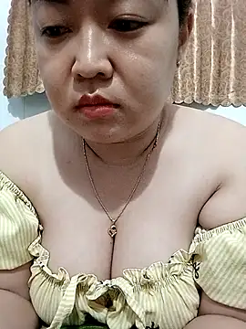 VyOanh2K online show from 11/18/25, 03:37