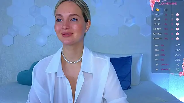 Lynna Sparks online show from 09/27/25, 01:56