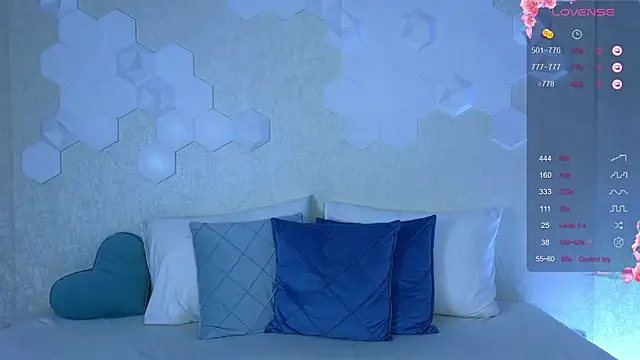 Lynna Sparks online show from 10/20/25, 02:57