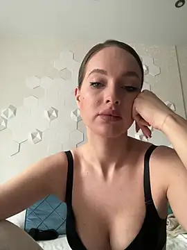 Lynna Sparks online show from 05/24/26, 03:28