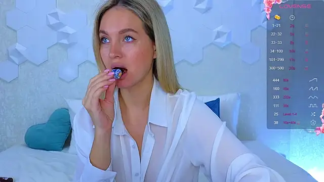 Lynna Sparks online show from 10/02/25, 02:15