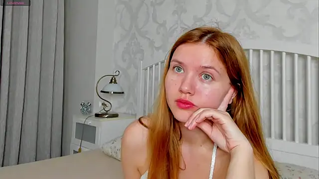 Snapshot of Eva__Lewis chatting on 06/24/26, 04:33 Eva Lewis online show from 06/24/26, 04:33