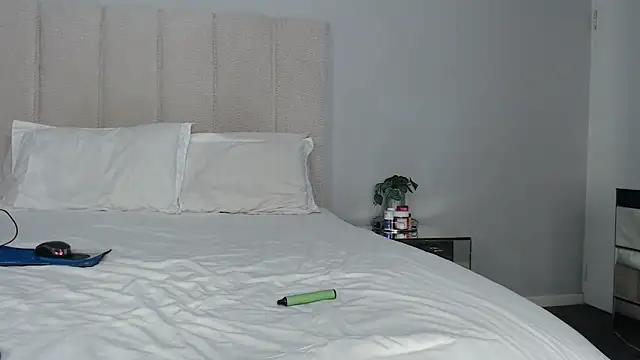 Snapshot of Pinkpyssy chatting on 05/16/26, 10:53 Pinkpyssy online show from 05/16/26, 10:53