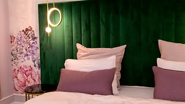 DeniseReese online show from 03/03/25, 04:32