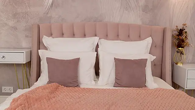 DeniseReese online show from 11/16/25, 02:38