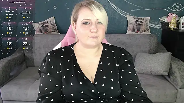 CuteHanna online show from 12/23/25, 10:25