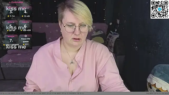 CuteHanna online show from 05/27/26, 07:10
