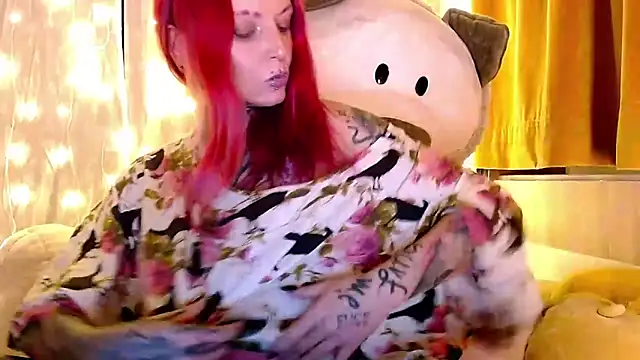 InesGold online show from 12/04/25, 07:18