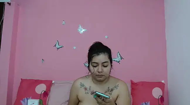 LaylaHolmes online show from 12/19/24, 01:07