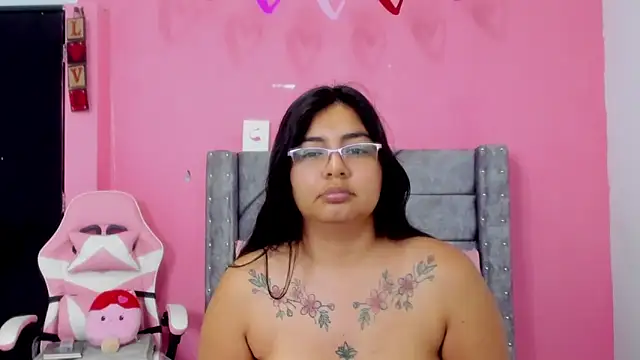 Snapshot of LaylaHolmes chatting on 03/21/26, 07:29 LaylaHolmes online show from 03/21/26, 07:29