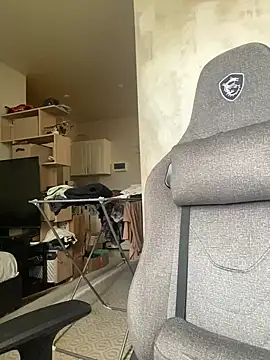Snapshot of GraceTorrez chatting on 02/05/25, 11:55 GraceTorrez online show from 02/05/25, 11:55