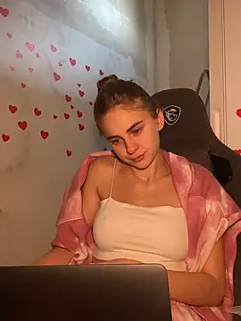 Snapshot of GraceTorrez chatting on 03/06/25, 04:41 GraceTorrez online show from 03/06/25, 04:41
