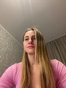 Snapshot of GraceTorrez chatting on 09/26/25, 06:15 GraceTorrez online show from 09/26/25, 06:15
