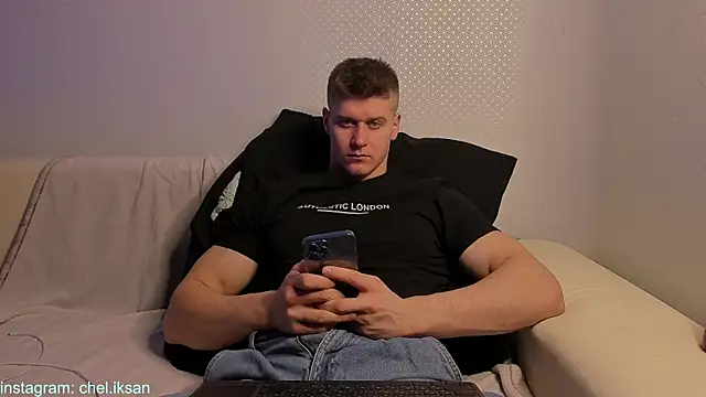 Snapshot of Bruno_Banani chatting on 03/18/25, 12:39 Bruno Banani online show from 03/18/25, 12:39