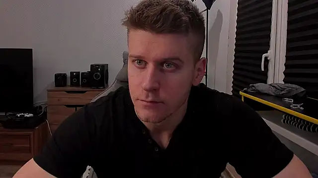 Snapshot of Bruno_Banani chatting on 03/22/25, 06:47 Bruno Banani online show from 03/22/25, 06:47