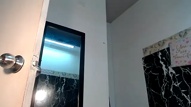 Snapshot of KristalTsXXX chatting on 02/25/26, 04:18 KristalTsXXX online show from 02/25/26, 04:18