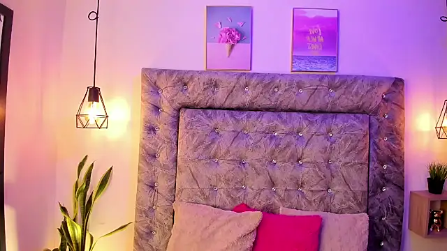 Snapshot of sweet_abby1 chatting on 03/08/25, 12:30 sweet abby1 online show from 03/08/25, 12:30