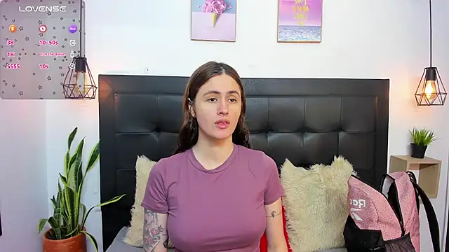 Snapshot of sweet_abby1 chatting on 02/10/25, 12:18 sweet abby1 online show from 02/10/25, 12:18