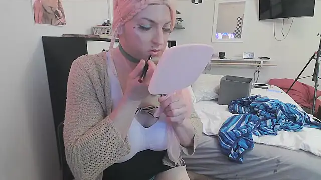 Snapshot of sissytrapdolly24 chatting on 10/27/25, 04:52 sissytrapdolly24 online show from 10/27/25, 04:52