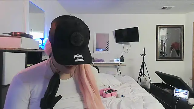 sissytrapdolly24 online show from 12/21/25, 10:32