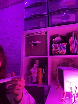 sophiamlf online show from 12/17/25, 10:15