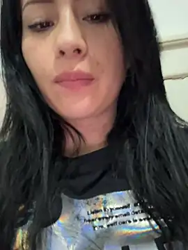 Sara luna  online show from 02/26/25, 10:38