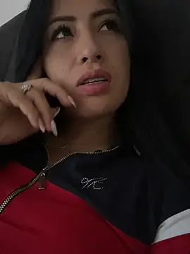 Snapshot of Sara_luna_ chatting on 06/28/26, 10:05 Sara luna online show from 06/28/26, 10:05