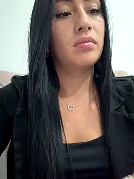 Sara luna  online show from 11/15/25, 01:20