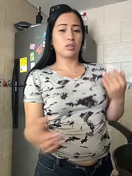 Sara luna  online show from 02/13/26, 02:50