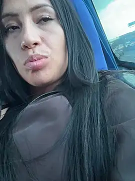 Sara luna  online show from 11/08/25, 08:34