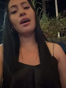 Sara luna  online show from 11/09/25, 08:40