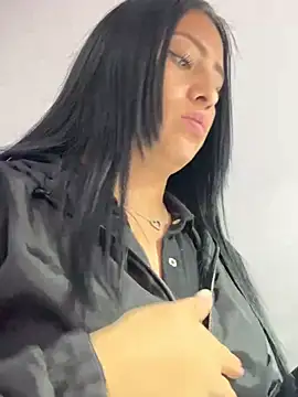 Sara luna  online show from 03/19/25, 04:13