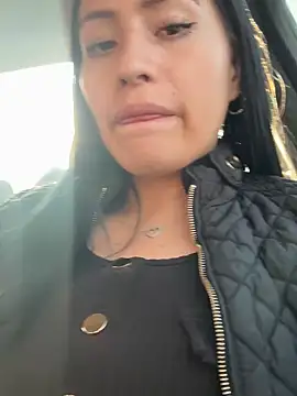 Sara luna  online show from 02/28/25, 10:06