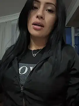 Sara luna  online show from 01/11/25, 11:24