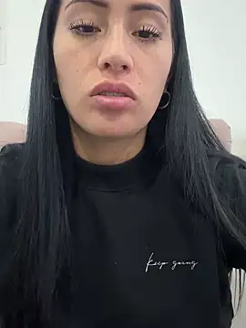 Sara luna  online show from 02/14/26, 10:32